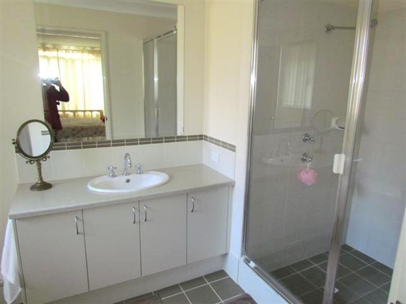 10 Wiltshire Avenue, Thornlie WA 6108