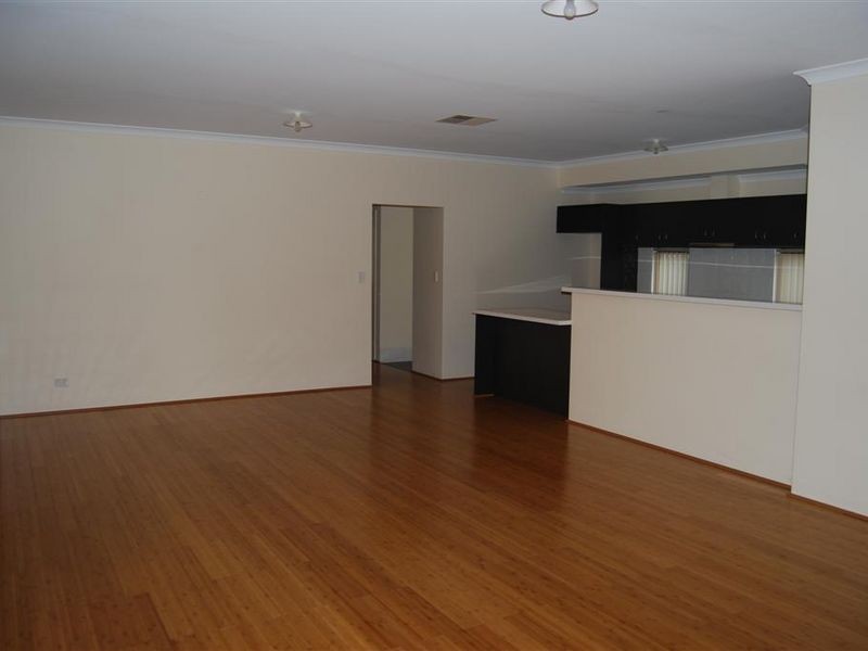 25 Tarradee Circuit, Thornlie WA 6108