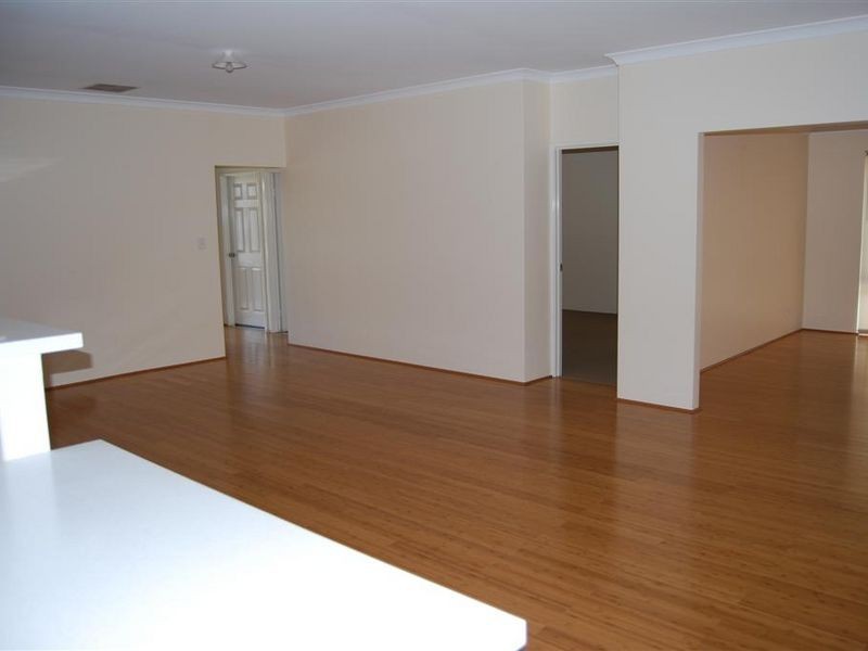 25 Tarradee Circuit, Thornlie WA 6108