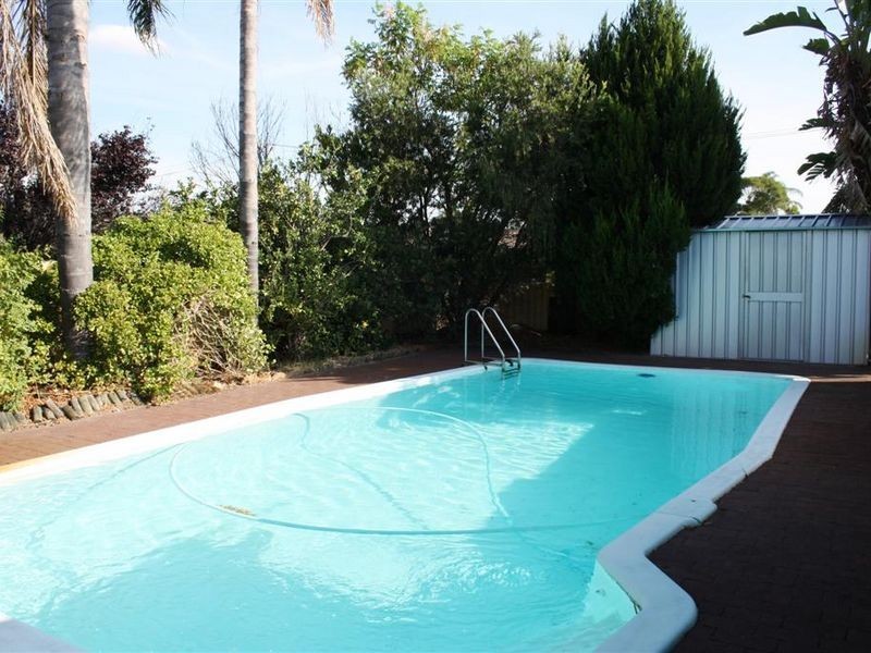 5 Periwinkle Way, Parkwood WA 6147