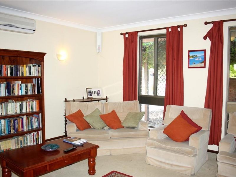 5 Periwinkle Way, Parkwood WA 6147