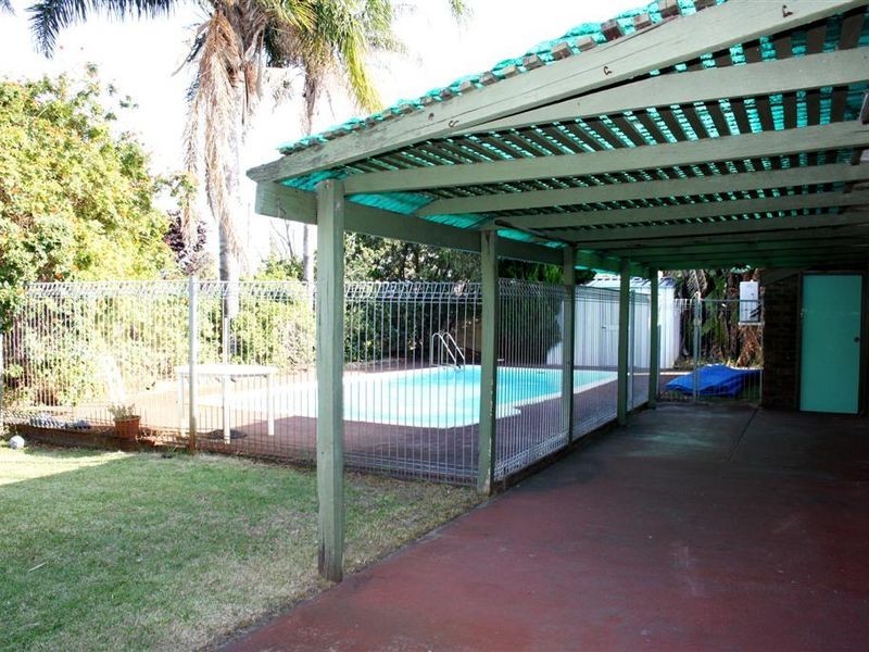 5 Periwinkle Way, Parkwood WA 6147