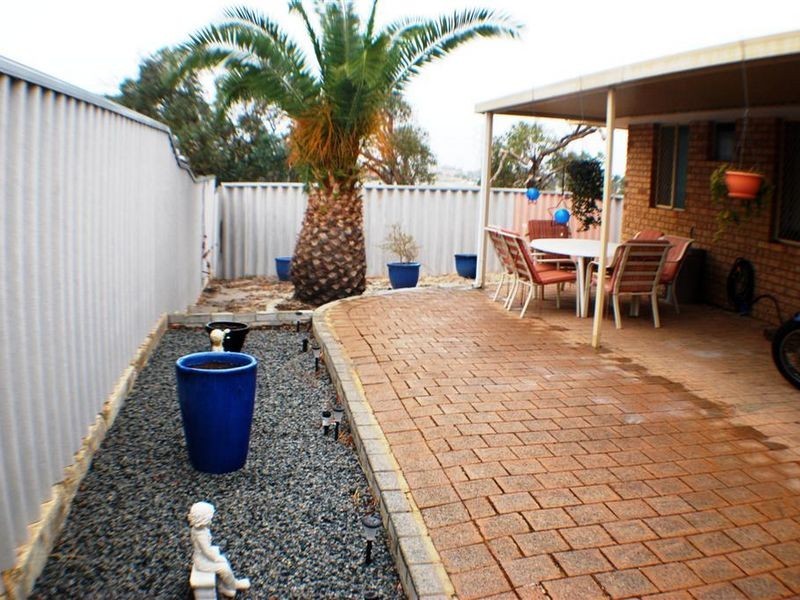 4/6 Neon Close, Parkwood WA 6147