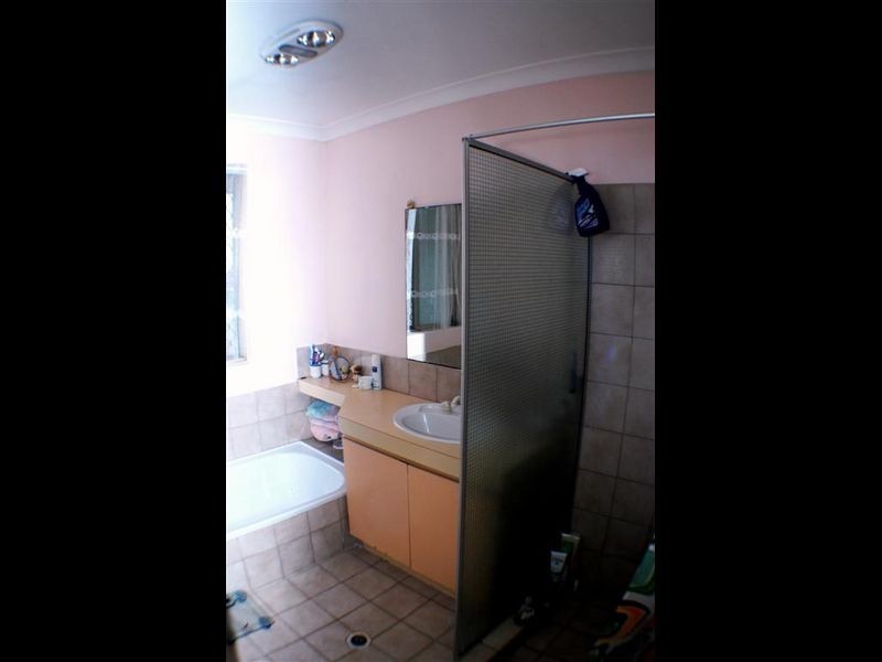 4/6 Neon Close, Parkwood WA 6147