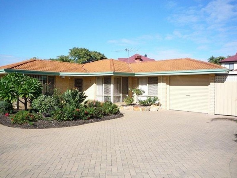 3/8 Grayson Court, Wilson WA 6107