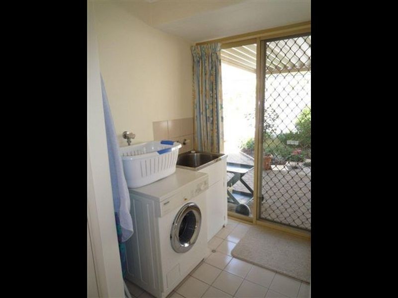 3/8 Grayson Court, Wilson WA 6107