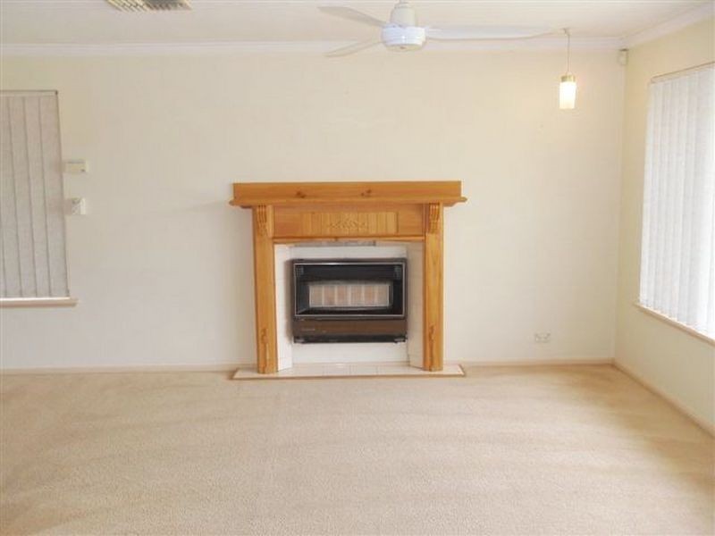 22 Anderson Way, Thornlie WA 6108