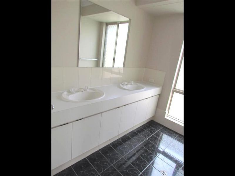 13 Young Lane, Parkwood WA 6147