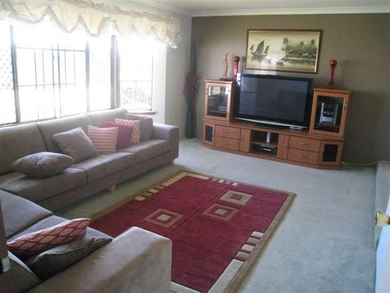 21 Elliot Place, Thornlie WA 6108