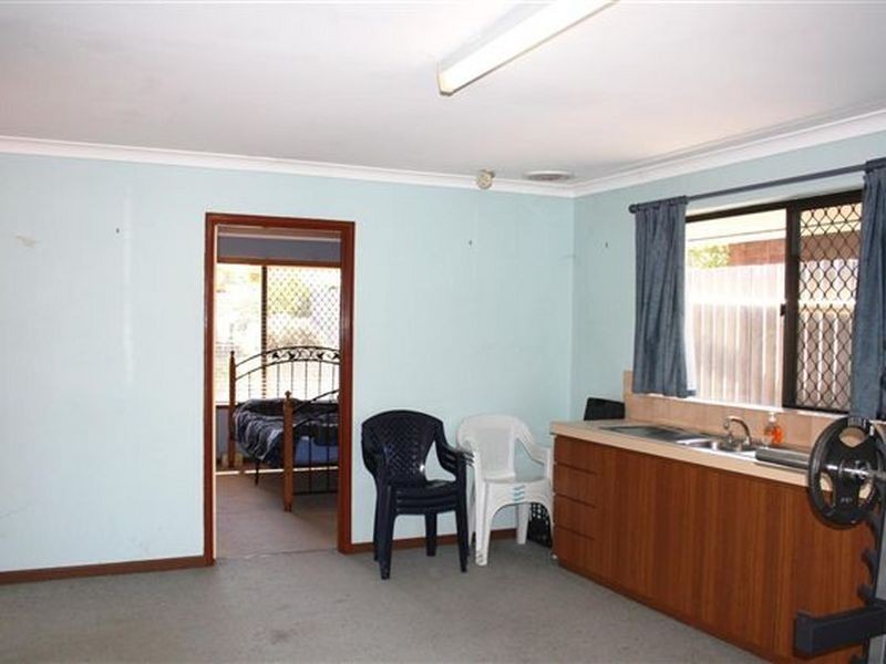 21 Elliot Place, Thornlie WA 6108