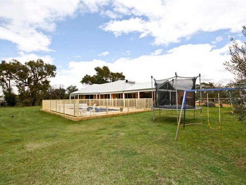 130 Old Dairy Court, Oakford WA 6121