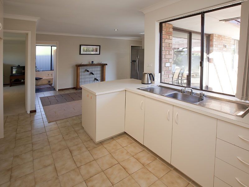 26 Villiers Way, Parkwood WA 6147