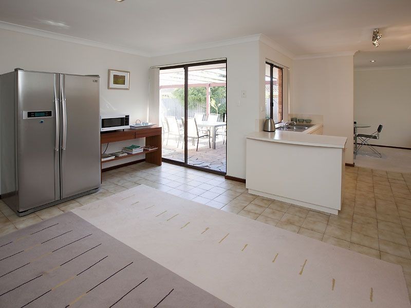 26 Villiers Way, Parkwood WA 6147