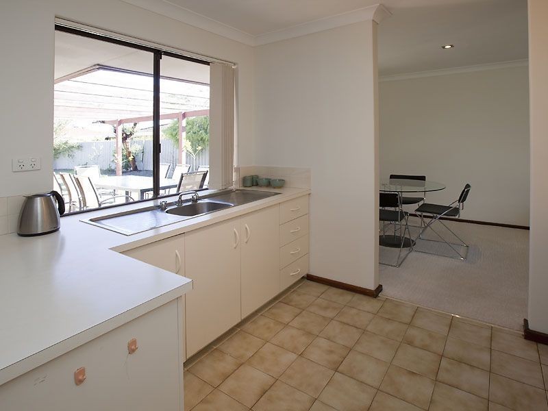 26 Villiers Way, Parkwood WA 6147