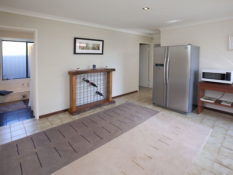 26 Villiers Way, Parkwood WA 6147