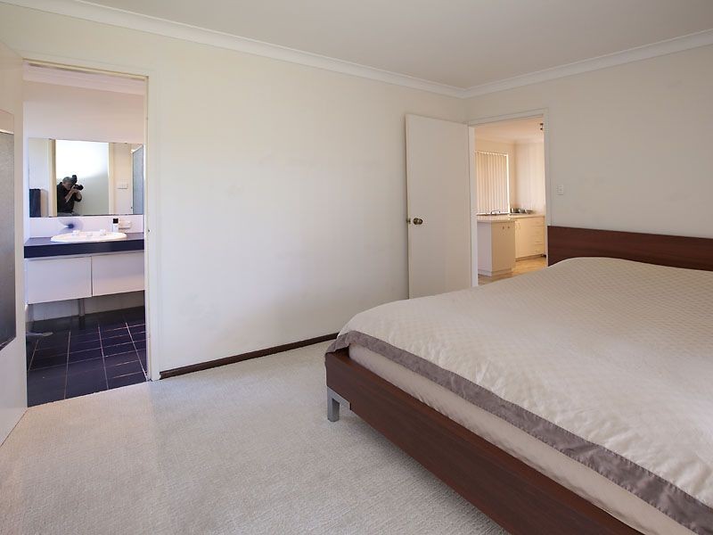 26 Villiers Way, Parkwood WA 6147