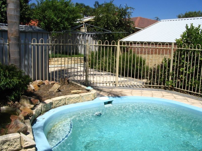 15 Pegley Drive, Parkwood WA 6147