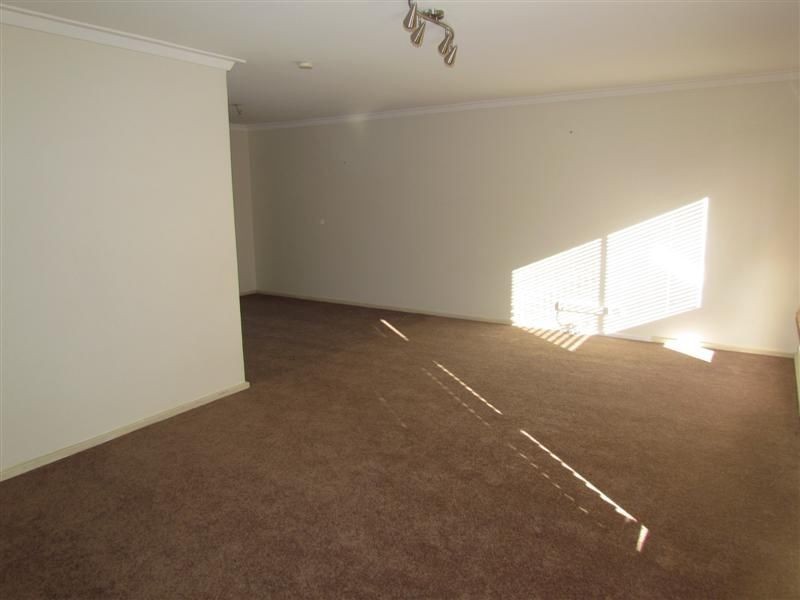8 Plover Drive, Willetton WA 6155