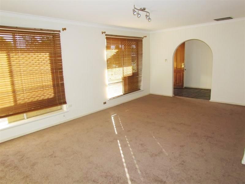 8 Plover Drive, Willetton WA 6155