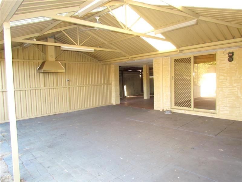 8 Plover Drive, Willetton WA 6155