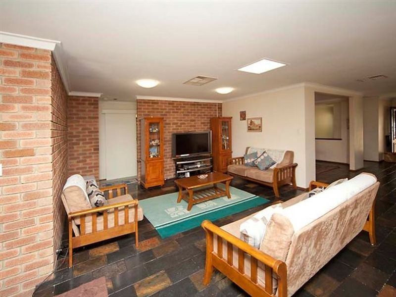 15 Verdon Place, Riverton WA 6148