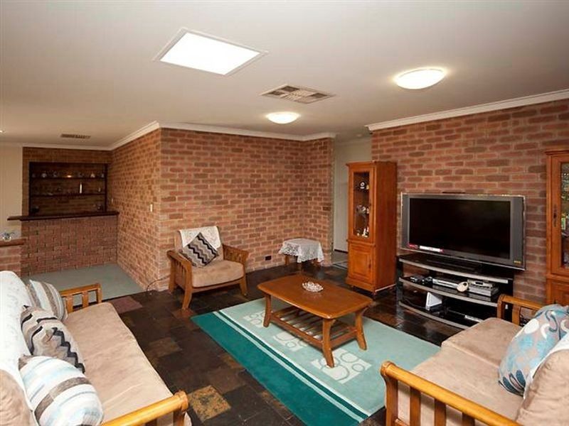 15 Verdon Place, Riverton WA 6148