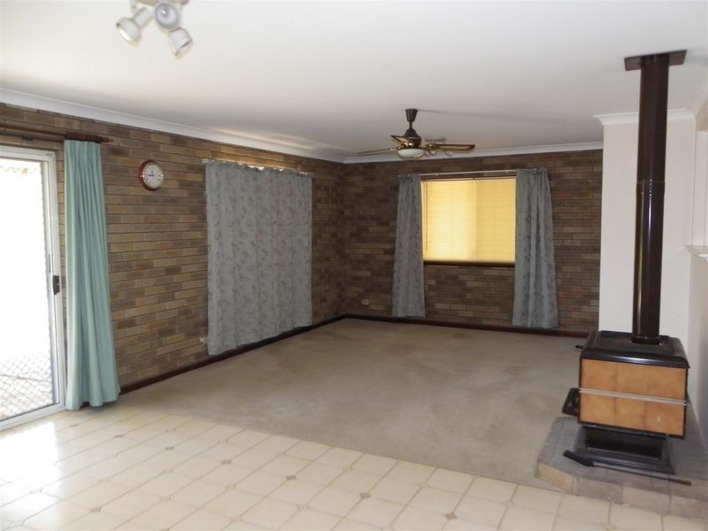 28 Leach Avenue, Riverton WA 6148