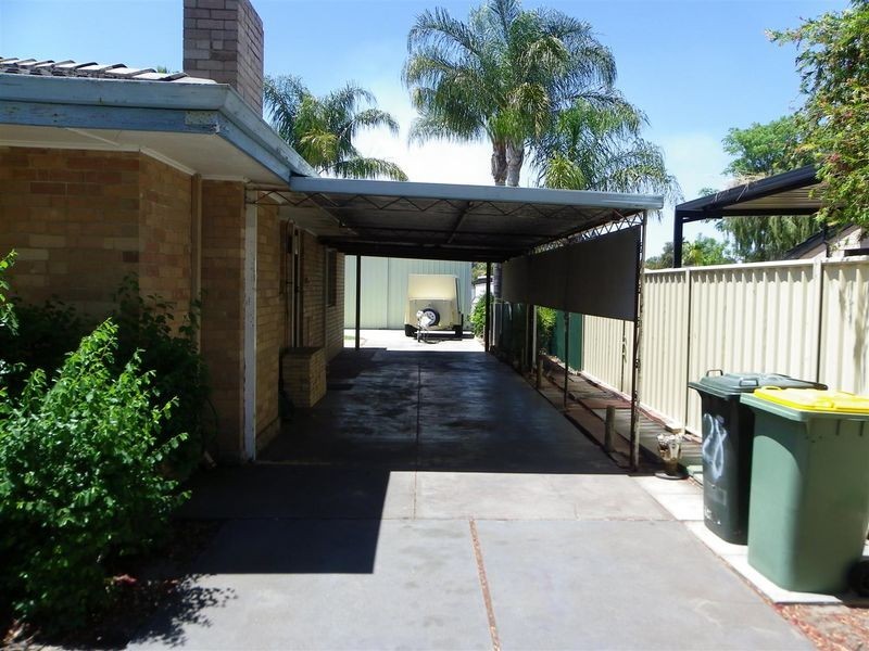 28 Leach Avenue, Riverton WA 6148