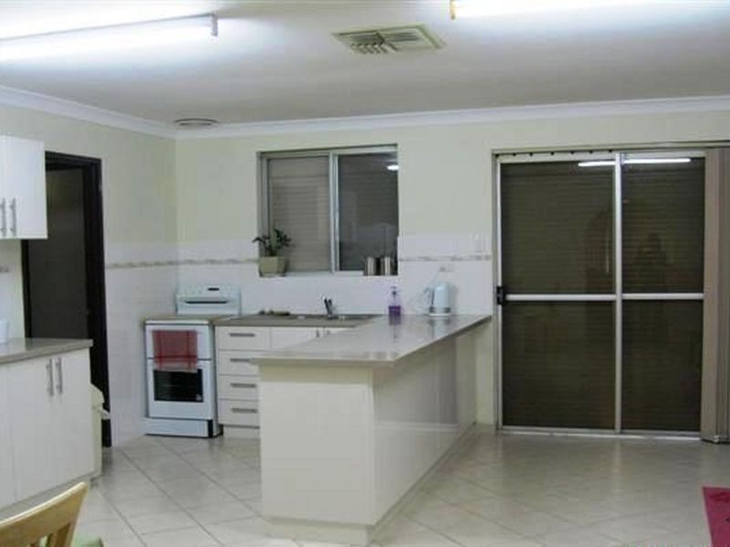 11 Matthew Way, Thornlie WA 6108