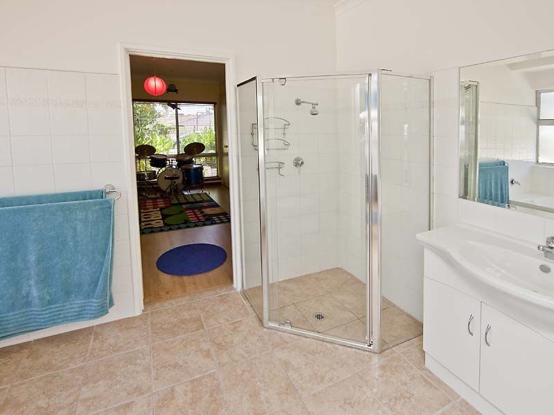 40 Sovereign Avenue, Willetton WA 6155