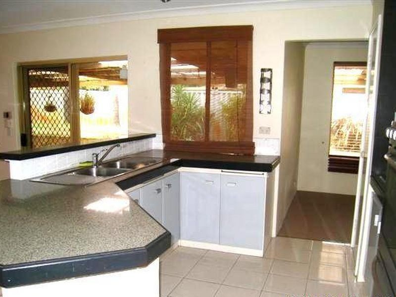 16 Gwalia Place, Bibra Lake WA 6163