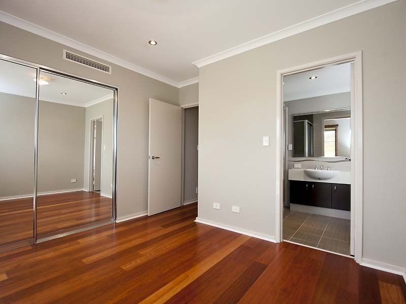 130 Barbican Street East, Shelley WA 6148