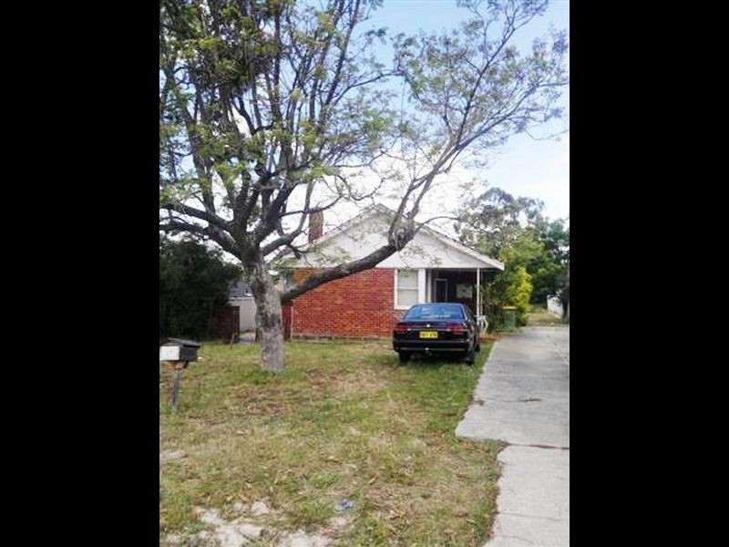 14 Andrews Road, Wilson WA 6107