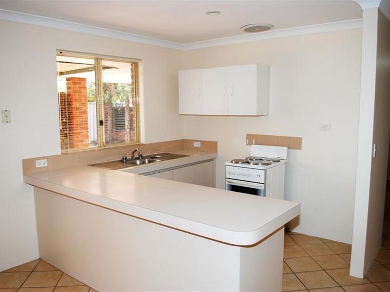 8 Folland Parade, Atwell WA 6164