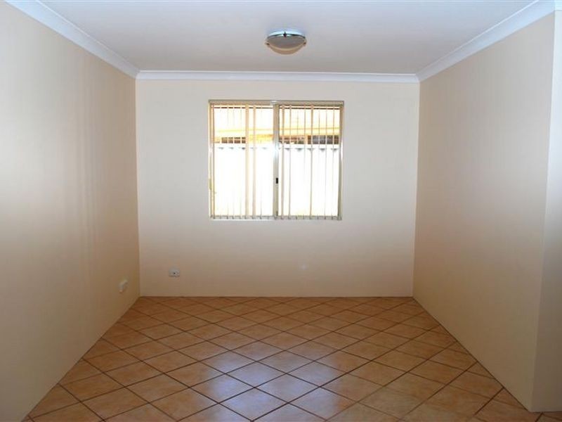 8 Folland Parade, Atwell WA 6164