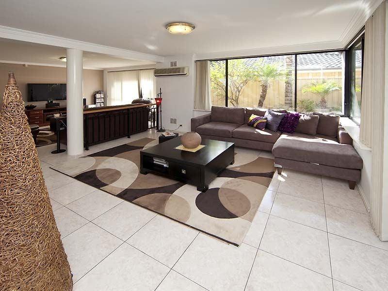 8 Bennett Drive, Canning Vale WA 6155