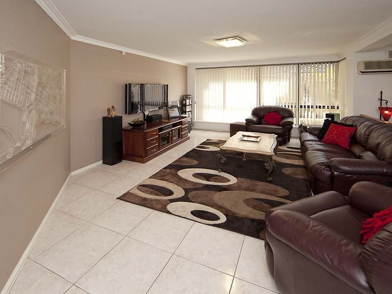 8 Bennett Drive, Canning Vale WA 6155