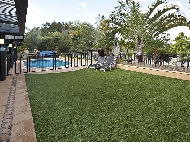 8 Bennett Drive, Canning Vale WA 6155