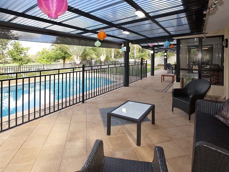 8 Bennett Drive, Canning Vale WA 6155