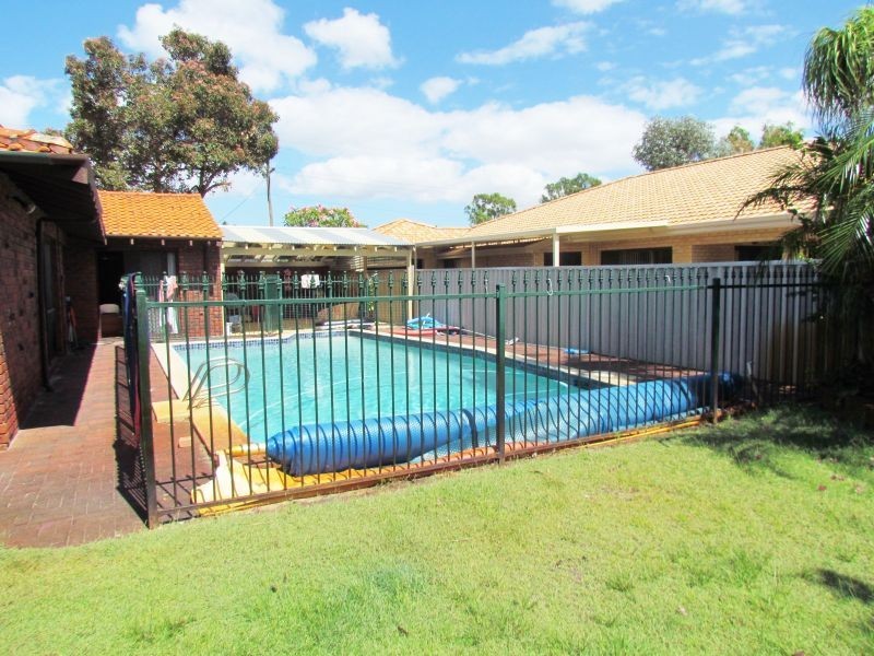 12 Tudor Avenue, Shelley WA 6148