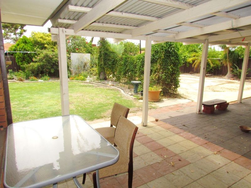 28 Meadowbrook Drive, Parkwood WA 6147