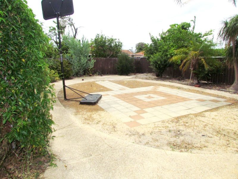 28 Meadowbrook Drive, Parkwood WA 6147