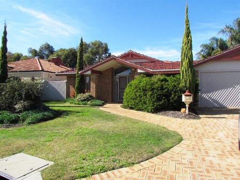 16 Tiarella Place, Canning Vale WA 6155