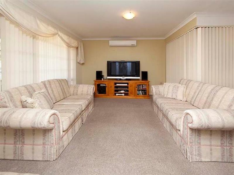 25 Matthew Avenue, Leeming WA 6149