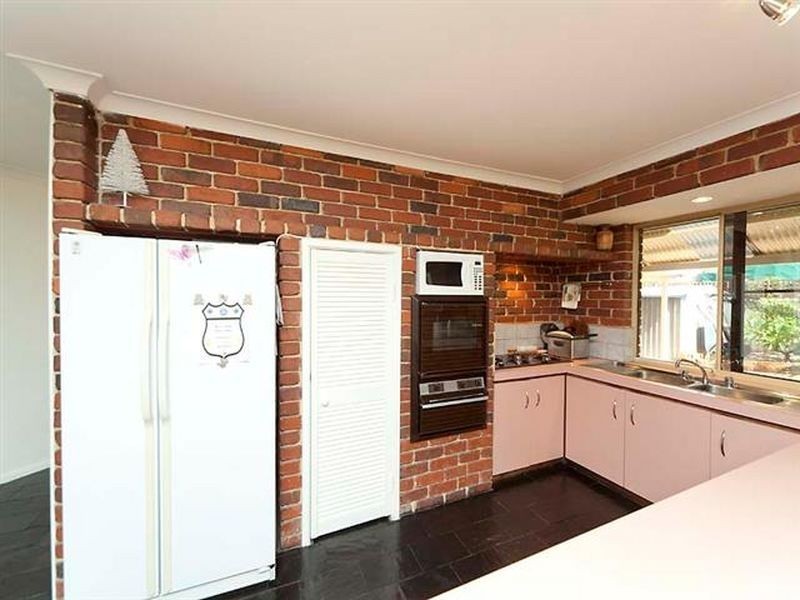 25 Matthew Avenue, Leeming WA 6149