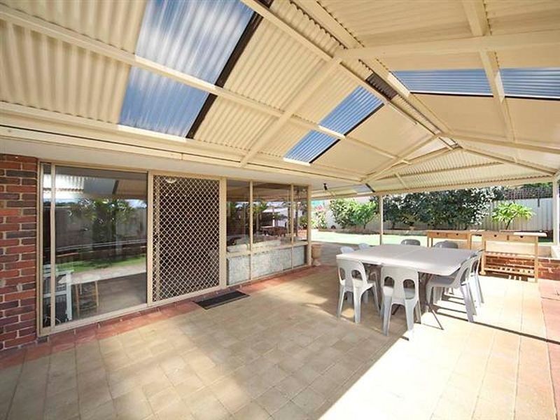 25 Matthew Avenue, Leeming WA 6149
