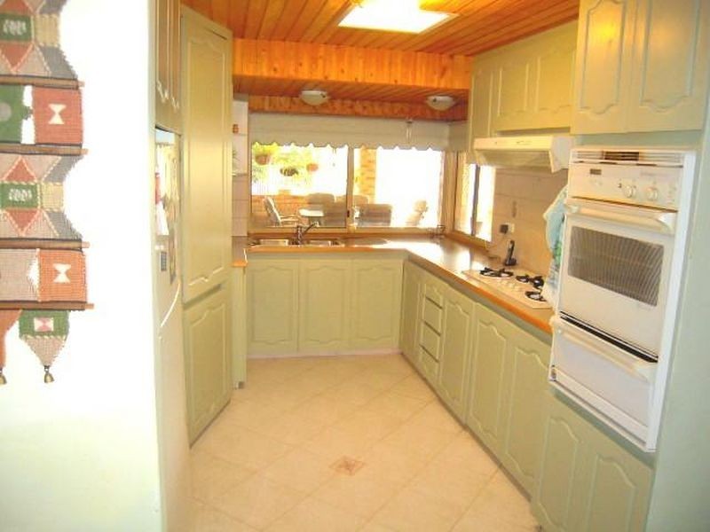 4 Fraser Road, Canning Vale WA 6155