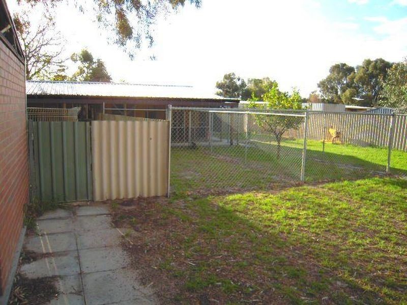 4 Fraser Road, Canning Vale WA 6155