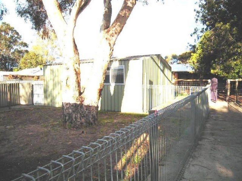 4 Fraser Road, Canning Vale WA 6155