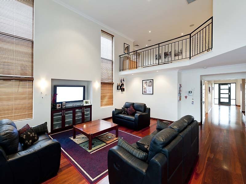 11 Pebble Bush Drive, Canning Vale WA 6155